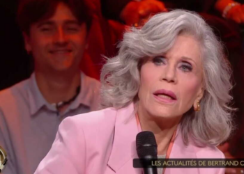 « Vous êtes très beau » : Jane Fonda sous le charme d&rsquo;un chroniqueur de C à vous (ZAPTV)