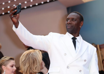 Festival de Cannes 2024 : Omar Sy enfreint le règlement sur le tapis rouge
