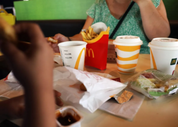 Nord : Un homme trouve un escargot dans son sandwich McDonald’s, une enquête a été ouverte