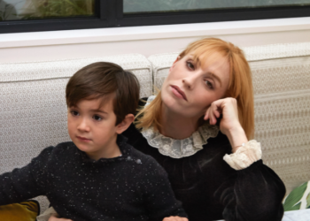 Isabelle Huppert : sa fille Lolita Chammah se livre sur la mort de son bébé, né grand prématuré (ZAPTV)