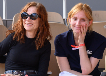 « Très touchée par… » : Isabelle Huppert aborde avec pudeur la perte de son petit-fils, né grand prématuré