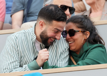 Roland-Garros 2024 : Inès Reg vue en couple ? Elle apparaît souriante aux côtés d&rsquo;un homme dans les tribunes