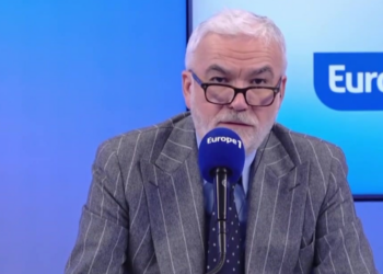 « Je vais vraiment me mettre en pétard ! » : Pascal Praud se met à dos son invité politique en plein direct sur Europe 1