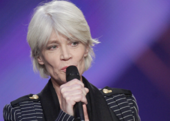 "Vous devriez attendre que je sois morte" : Françoise Hardy, déroutante, cette réaction frontale racontée par un proche 18 "Vous devriez attendre que je sois morte" : Françoise Hardy, déroutante, cette réaction frontale racontée par un proche « Vous devriez attendre que je sois morte » : Françoise Hardy, déroutante, cette réaction frontale racontée par un proche