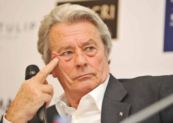 Alain Delon : l&rsquo;avis sans filtre sur ce qu&rsquo;il pense de l&rsquo;extrême droite en France