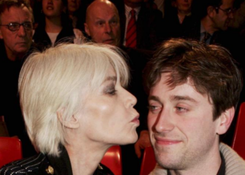 Françoise Hardy : pourquoi son fils Thomas Dutronc n&rsquo;était pas à son chevet et n&rsquo;a vu sa dépouille que 3 jours après sa mort