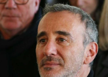 « Je n&rsquo;acceptais pas cette différence » : Elie Semoun révèle pourquoi il se faisait « beaucoup de souci » pour son fils autiste