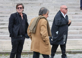 Mort de Françoise Hardy : après ses obsèques, son fils Thomas a trouvé comment faire son deuil