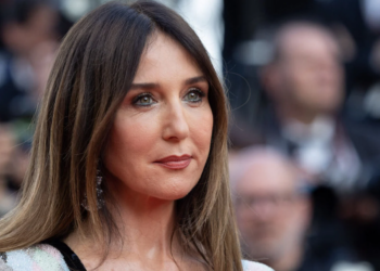 Elsa Zylberstein en deuil : la comédienne annonce la mort de son père