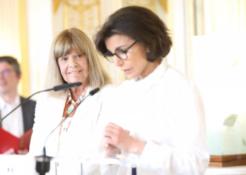 Chantal Goya décorée (en urgence) par Rachida Dati, les stars répondent présent !