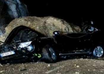 Alpes-Maritimes : un rocher d’une tonne chute sur une voiture, grosse frayeur pour une famille