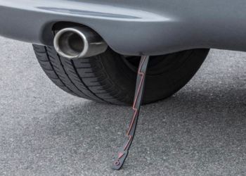 Les languettes à l’arrière des voitures ont une véritable utilité, là voici