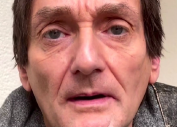 Pierre Palmade en liberté : voici les deux seules personnes qui l’accompagnent partout où il va et « elles sont payées »