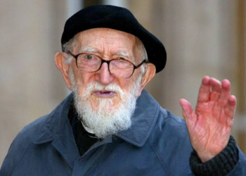 L’abbé Pierre face aux accusations : Le religieux avait reconnu avoir « cédé à la force du désir »