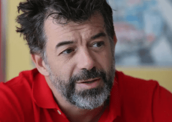 Stéphane Plaza : cambriolage en sa présence chez lui à Bougival, cet objet dérobé... 9 Stéphane Plaza : cambriolage en sa présence chez lui à Bougival, cet objet dérobé... Stéphane Plaza : cambriolage en sa présence chez lui à Bougival, cet objet dérobé…