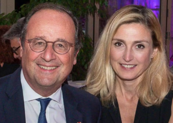 À 52 ans, Julie Gayet, l&rsquo;épouse de Hollande, se confie sans filtre : « Ah oui, je jouis…