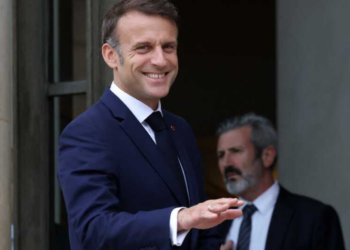 « C’est un compte parodique ? » : Emmanuel Macron publie un tweet qui déchaîne les internautes