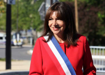 Anne Hidalgo “désavantagée” lors de la cérémonie d’ouverture des JO : “Une invisibilité organisée, grossière”