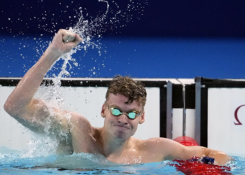 Léon Marchand aux JO 2024-Dopage : « Arrogant »&lsquo;, « tricheur », « respect »… Pourquoi une vidéo du nageur star avec un Chinois fait beaucoup réagir