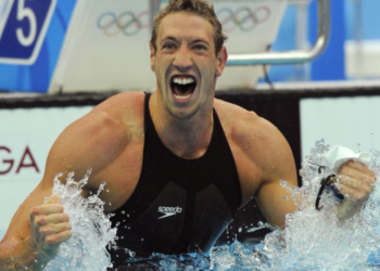 Alain Bernard : ce gros « bémol » qu&rsquo;il dénonce après les titres de Léon Marchand aux JO de Paris 2024