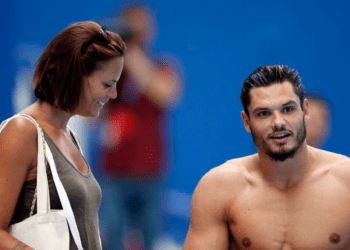 Florent Manaudou : le frère de Laure Manaudou évoque sa situation financière "compliquée", "On n'en vit pas" 7 Florent Manaudou : le frère de Laure Manaudou évoque sa situation financière "compliquée", "On n'en vit pas" Florent Manaudou : le frère de Laure Manaudou évoque sa situation financière « compliquée », « On n’en vit pas »
