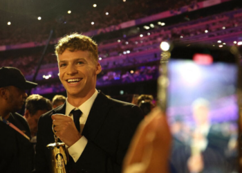 JO 2024 : Léon Marchand, Teddy Rinner… pourquoi certains athlètes ont été recalés des boîtes de nuit parisiennes ?