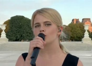 Zaho de Sagazan : critiquée pour sa robe lors de la cérémonie de clôture des JO 2024, la chanteuse contre-attaque 8 Zaho de Sagazan : critiquée pour sa robe lors de la cérémonie de clôture des JO 2024, la chanteuse contre-attaque Zaho de Sagazan : critiquée pour sa robe lors de la cérémonie de clôture des JO 2024, la chanteuse contre-attaque