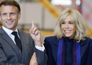 Emmanuel et Brigitte Macron : “transgenre”, menaces de mort… un homme devant le tribunal 13 Emmanuel et Brigitte Macron : “transgenre”, menaces de mort… un homme devant le tribunal Emmanuel et Brigitte Macron : “transgenre”, menaces de mort… un homme devant le tribunal