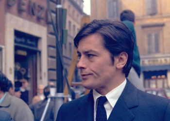 Mort d’Alain Delon : 150 ou 300 millions d’euros, quel est le montant de son héritage ?