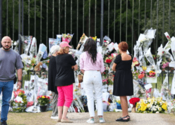 Mort d&rsquo;Alain Delon : cet autre endroit où il aurait pu être inhumé si Douchy lui avait été refusé