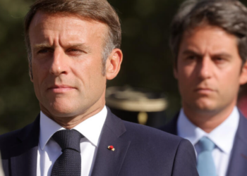 Emmanuel Macron : le Président a-t-il choisi son nouveau Premier ministre ? Ce rendez-vous clé qui fait polémique 17 Emmanuel Macron : le Président a-t-il choisi son nouveau Premier ministre ? Ce rendez-vous clé qui fait polémique Emmanuel Macron : le Président a-t-il choisi son nouveau Premier ministre ? Ce rendez-vous clé qui fait polémique