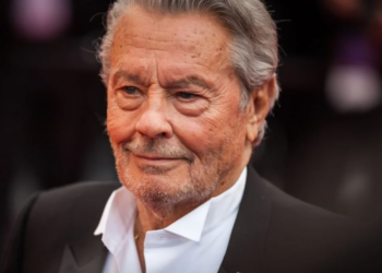 Mort d’Alain Delon : l’acteur « trahi » pour ses obsèques ? La violente charge d’un connaisseur…