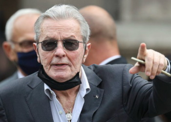 Mort d’Alain Delon : voici la vraie raison de l’absence d’hommage national et elle est très triste