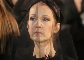 Céline Dion en deuil : cette personne importante que la chanteuse vient de perdre 14 Céline Dion en deuil : cette personne importante que la chanteuse vient de perdre Céline Dion en deuil : cette personne importante que la chanteuse vient de perdre