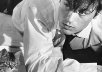 Alain Delon ne jurait dans sa jeunesse que par ce parfum élégant et classique d&rsquo;une maison française
