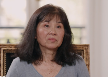 Alain Delon : cette séance photo avec Hiromi Rollin qu’il aurait voulu cacher à ses enfants 15 Alain Delon : cette séance photo avec Hiromi Rollin qu’il aurait voulu cacher à ses enfants Hiromi Rollin règle ses comptes avec les enfants d’Alain Delon : « Ils savaient très bien qu’on était en couple »