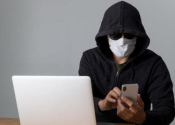 Arnaques téléphoniques : un expert dévoile les indicatifs qui doivent vous alerter 10 Arnaques téléphoniques : un expert dévoile les indicatifs qui doivent vous alerter Arnaques téléphoniques : un expert dévoile les indicatifs qui doivent vous alerter