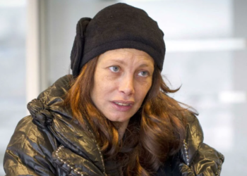 Mallaury Nataf, ancienne SDF : son appel à l’aide en direct brise le cœur 5 Mallaury Nataf, ancienne SDF : son appel à l’aide en direct brise le cœur Mallaury Nataf, ancienne SDF : son appel à l’aide en direct brise le cœur