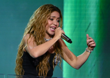 Coup de sang en plein concert ! Shakira quitte la scène après un geste odieux 4 Coup de sang en plein concert ! Shakira quitte la scène après un geste odieux Coup de sang en plein concert ! Shakira quitte la scène après un geste odieux