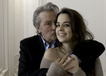 « Ça m’angoisse » : cette triste date qu’Anouchka Delon redoute depuis la mort de son père Alain Delon