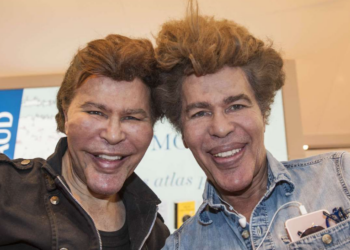 Igor et Grichka Bogdanoff : "une situation catastrophique", leurs enfants dans la panade après la succession 8 Igor et Grichka Bogdanoff : "une situation catastrophique", leurs enfants dans la panade après la succession Igor et Grichka Bogdanoff : « une situation catastrophique », leurs enfants dans la panade après la succession