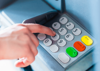 Retrait d’argent : attention aux frais lorsque vous utilisez certains distributeurs ! 5 Retrait d’argent : attention aux frais lorsque vous utilisez certains distributeurs ! Retrait d’argent : attention aux frais lorsque vous utilisez certains distributeurs !