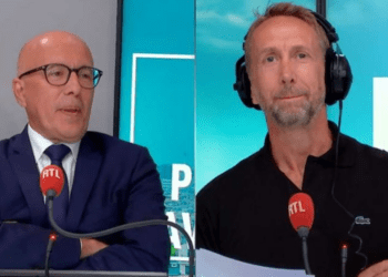 « Capillairement… » : face à Philippe Caverivière, Éric Ciotti en prend pour son grade ! 15 « Capillairement… » : face à Philippe Caverivière, Éric Ciotti en prend pour son grade ! « Capillairement… » : face à Philippe Caverivière, Éric Ciotti en prend pour son grade !