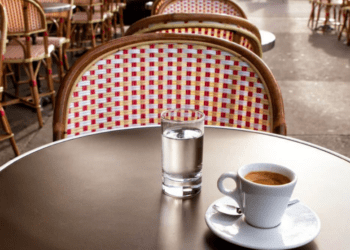 Méfiez-vous, lorsque vous commandez de l’eau au restaurant 8 Méfiez-vous, lorsque vous commandez de l’eau au restaurant Méfiez-vous, lorsque vous commandez de l’eau au restaurant