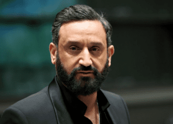 “Non mais c’est normal quoi, voilà…” : très mal à l’aise d’évoquer son salaire, Cyril Hanouna botte en touche
