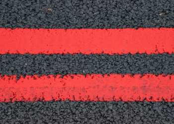 Que signifie ce nouveau marquage rouge qui arrive sur les routes et va surprendre tous les conducteurs ? 14 Que signifie ce nouveau marquage rouge qui arrive sur les routes et va surprendre tous les conducteurs ? Que signifie ce nouveau marquage rouge qui arrive sur les routes et va surprendre tous les conducteurs ?