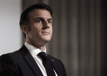 Meurtre de Philippine, 19 ans, au bois de Boulogne : « un scandale d’État ! » , Emmanuel Macron en prend pour son grade