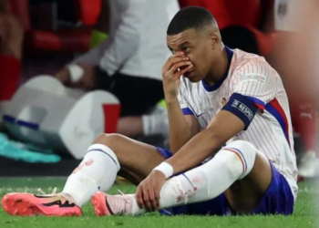 Kylian Mbappé "maltraité" : "Il parlera…", une bombe lancée en plein direct sur la star du Real Madrid 18 Kylian Mbappé "maltraité" : "Il parlera…", une bombe lancée en plein direct sur la star du Real Madrid Kylian Mbappé « maltraité » : « Il parlera… », une bombe lancée en plein direct sur la star du Real Madrid