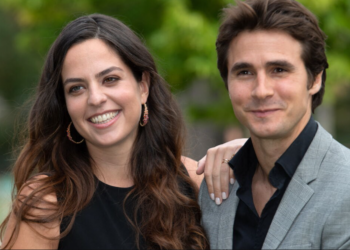 « Il attendait dans la voiture » : Alain-Fabien Delon dénonce le comportement très étrange de Julien Dereims, le mari d'Anouchka 11 « Il attendait dans la voiture » : Alain-Fabien Delon dénonce le comportement très étrange de Julien Dereims, le mari d'Anouchka « Il attendait dans la voiture » : Alain-Fabien Delon dénonce le comportement très étrange de Julien Dereims, le mari d’Anouchka