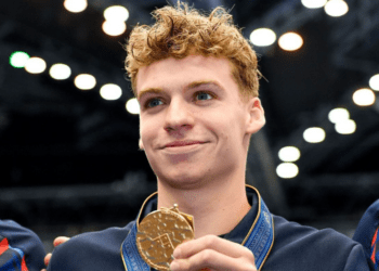 Léon Marchand et son "corps idéal pour faire l’amour" : ces remarques rentre-dedans dans Quotidien ne passent pas 11 Léon Marchand et son "corps idéal pour faire l’amour" : ces remarques rentre-dedans dans Quotidien ne passent pas Léon Marchand et son « corps idéal pour faire l’amour » : ces remarques rentre-dedans dans Quotidien ne passent pas